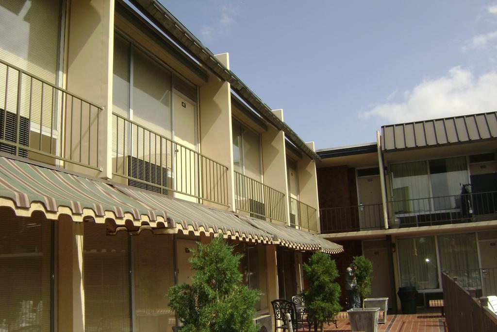 Western Inn And Suites Enid Bagian luar foto